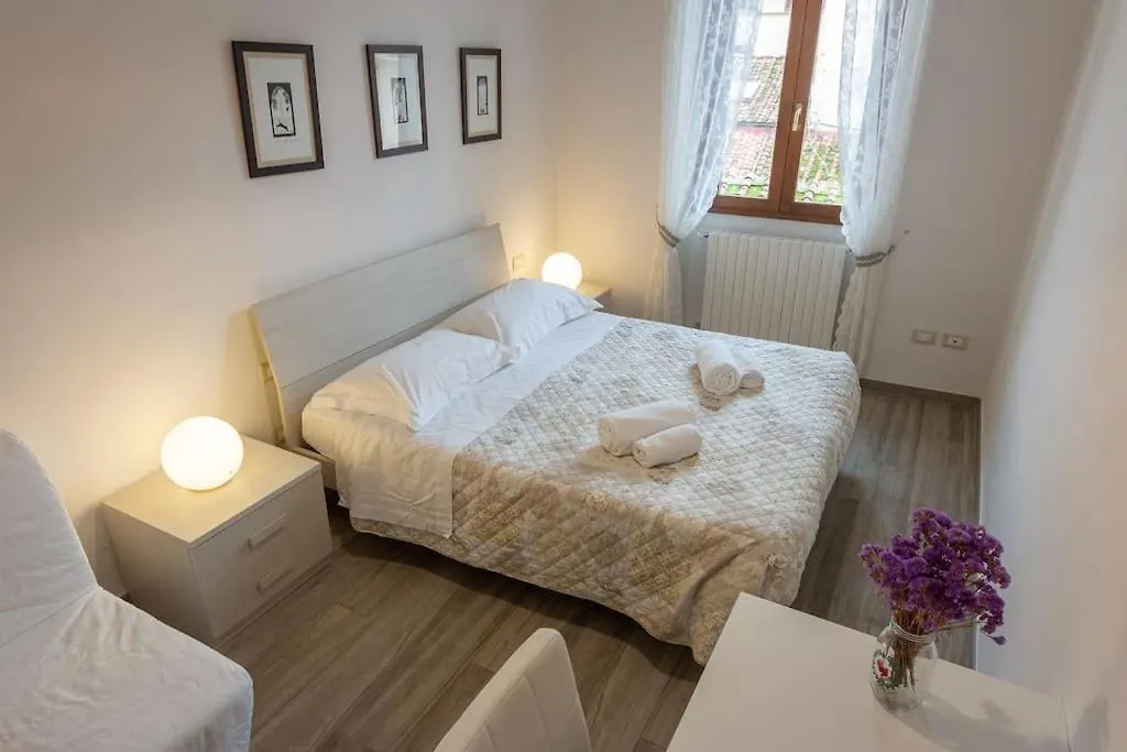 San Remigio 4 Bedrooms Apartment Florencie